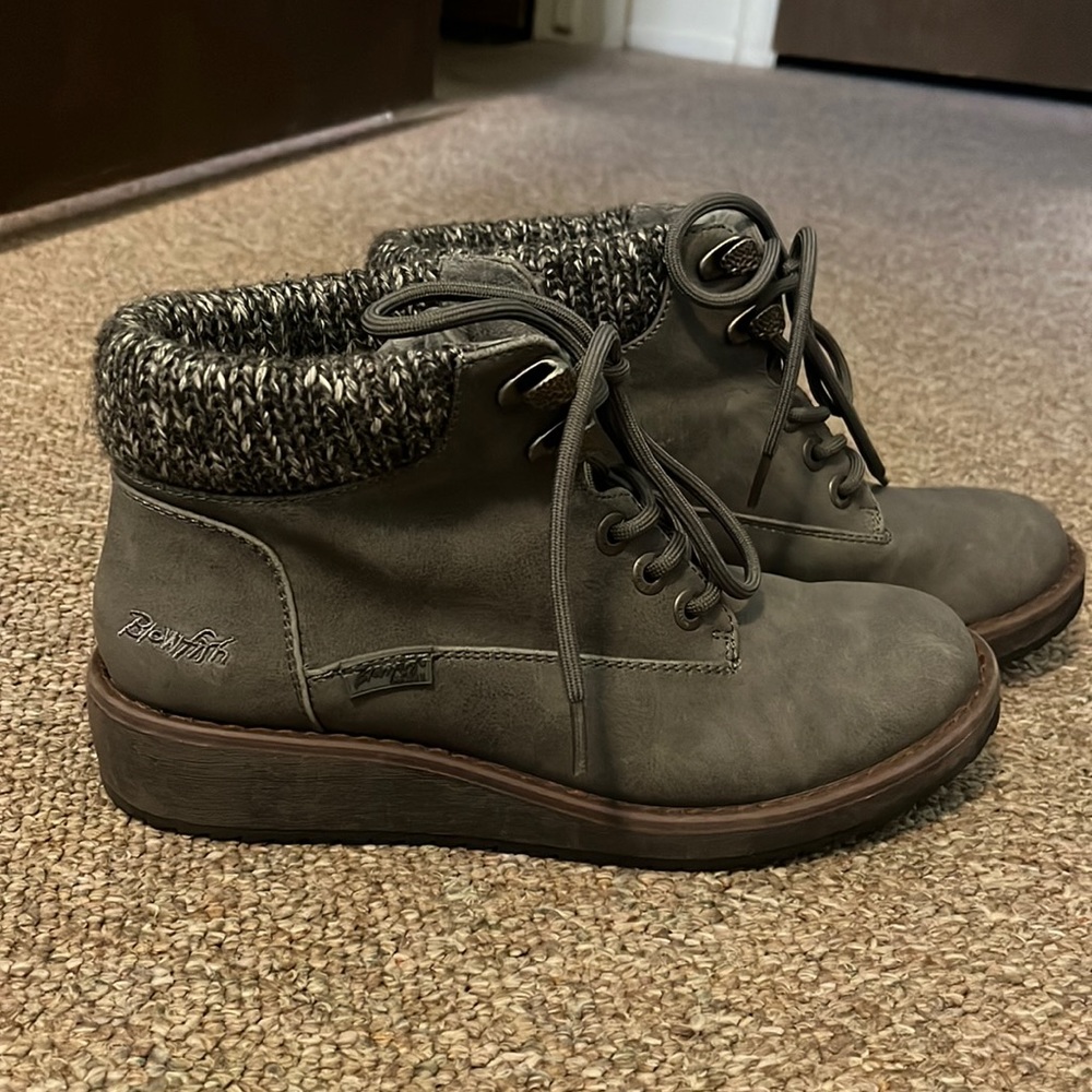 Like new gray Blowfish Malibu comet ankle boots